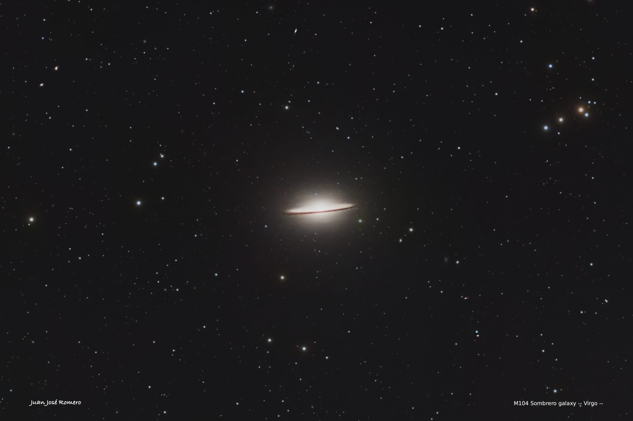 Fotografia astronòmica de M104, la galàxia del Barret