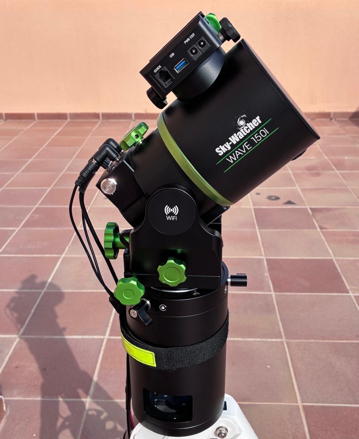 Muntura Sky-Watcher Wave 150i instal·lada sobre la torreta d’extensió